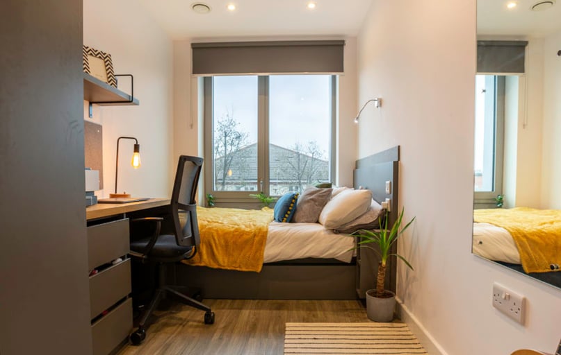 Silver Skyline En Suite, Great Court, 78 Rolls Road, Bermondsey, London - Image 1